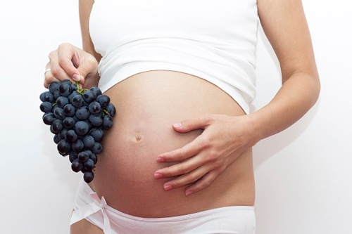 Những loại trái cây giúp thai nhi trắng trẻo, mẹ bầu trẻ đẹp