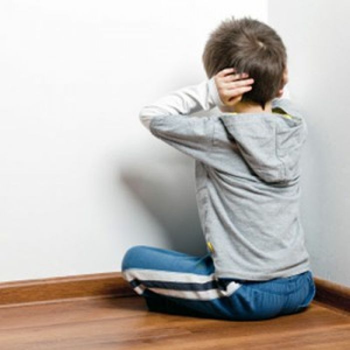 Dấu hiệu và nguyên nhân khi trẻ bị tự kỷ trầm cảm