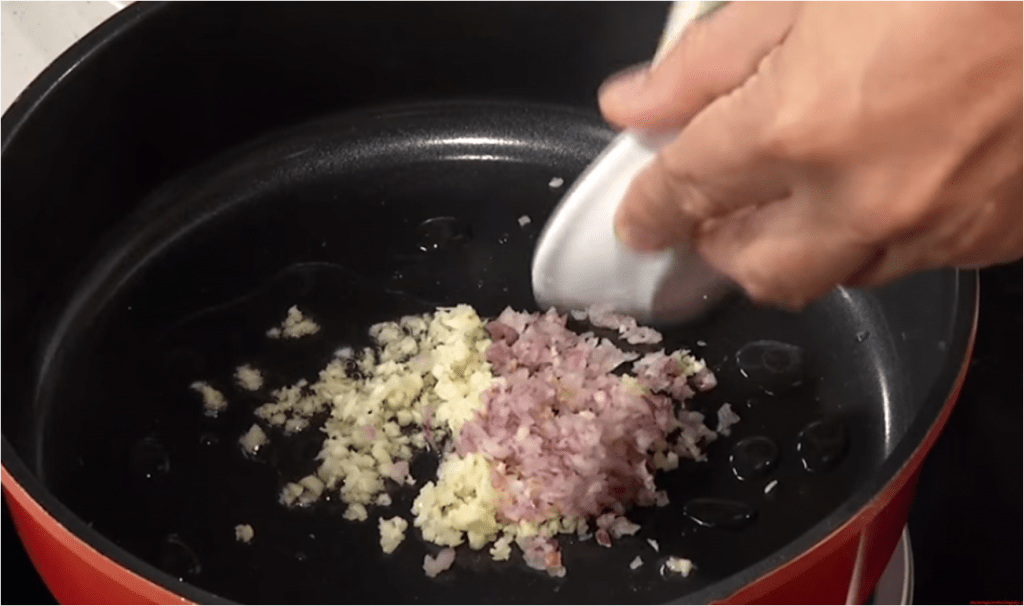 Cách làm món thịt xào mắm tép