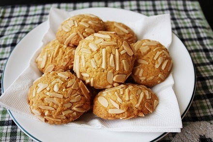 Cách làm bánh almond cookies
