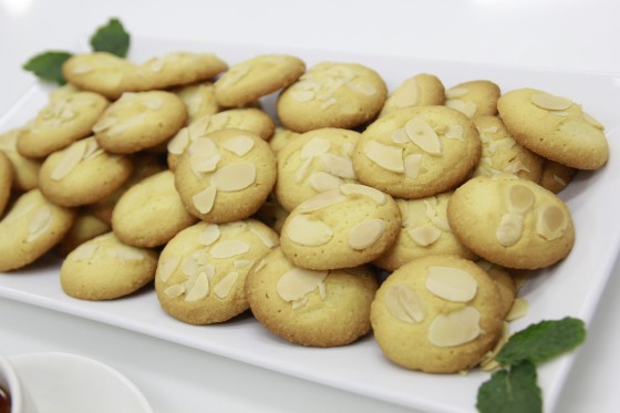 Cách làm bánh almond cookies