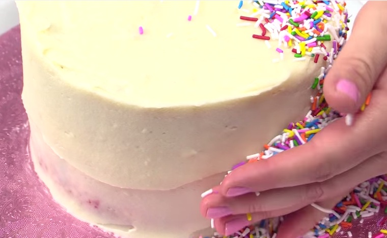 Cách làm bánh sinh nhật cốm