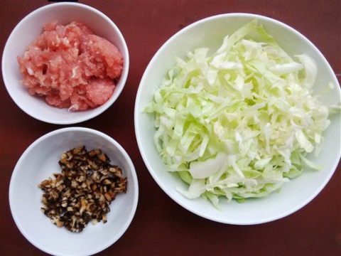 Cách làm món canh cải bắp thịt viên