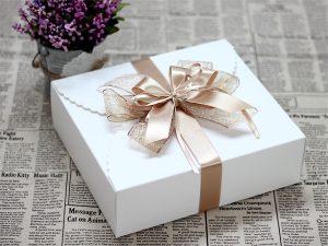 cách làm nơ trang trí hộp quà 