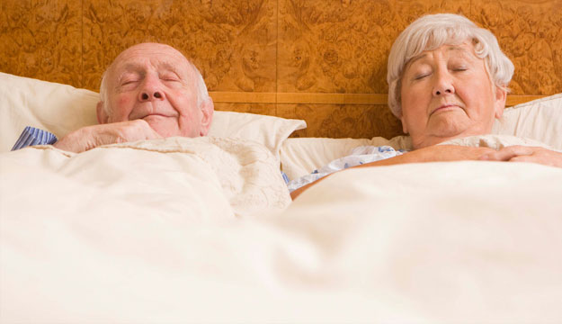Cách giúp người cao tuổi ngủ ngon