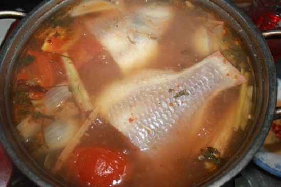 Cách nấu lẩu thái cá diêu hồng cực hấp dẫn, ngọt nước.
