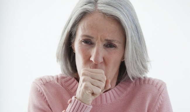 Cách phòng bệnh viêm phổi ở người cao tuổi