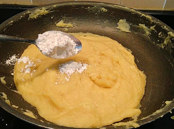 Cách làm bánh dẻo Trung Thu nhân đậu xanh