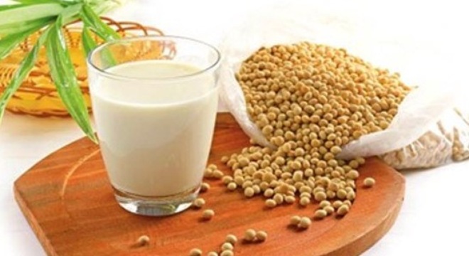 Cách làm sinh tố sữa đậu nành trái cây