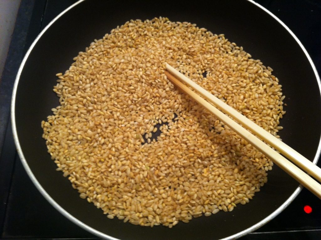 Hướng dẫn bạn cách làm sữa gạo Hàn Quốc thơm ngon ngay tại nhà.