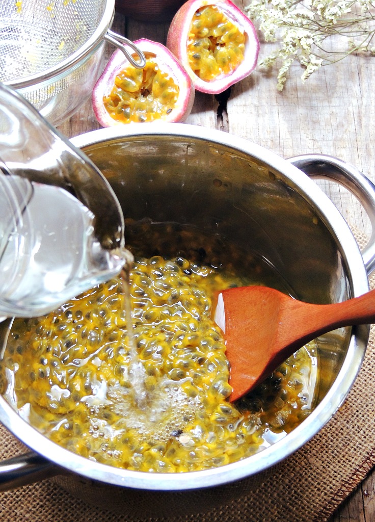 Cách làm siro chanh dây thơm ngon, đậm hương vị ngay tại nhà.