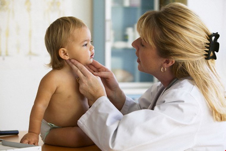 Nguyên nhân và cách nhận biết bệnh viêm đường hô hấp trên ở trẻ em mà các mẹ cần biết và cách phòng bệnh tốt nhất.