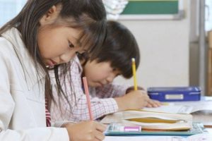 Cách người Nhật dạy trẻ vượt bằng được mọi khó khăn
