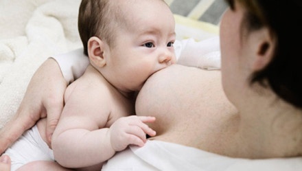 Tại sao trẻ sơ sinh lại vị nấc cục nhiều, và và các mẹ chữa nấc cục cho trẻ đơn giản mà hiệu quả nhất. 