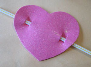Cách làm thiệp trái tim có mũi tên thần Cupid dành tặng nhau trong ngày Valentine