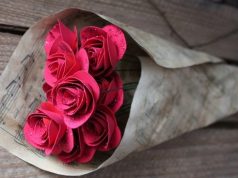 Hướng dẫn làm hoa hồng giấy tặng mẹ trong ngày 20-10