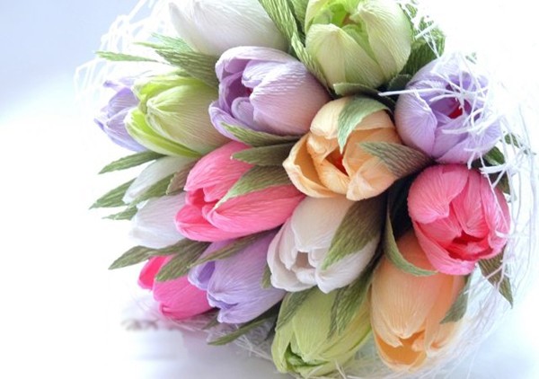 Hướng dẫn làm hoa tulip bằng giấy nhún ngậm kẹo vô cùng độc đáo