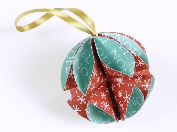 Hướng dẫn làm quả cầu giấy độc đáo trang trí nhà dịp Noel