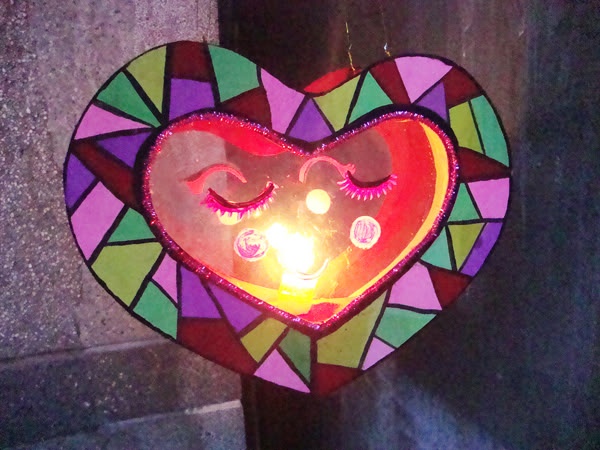 Hướng dẫn làm đèn lồng hình trái tim bằng giấy cho Tết Trung Thu