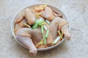 Cách làm món gà hấp dưa cải