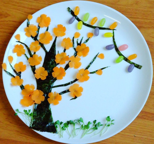 Cách tỉa cà rốt thành hoa đào để trang trí món ăn