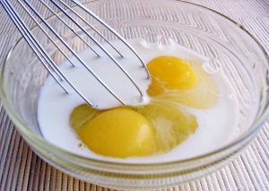 Cách làm món trứng phô mai cuộn tôm hấp dẫn