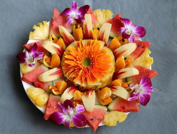 Cách trang trí đĩa hoa quả đẹp mắt cho ngày Tết
