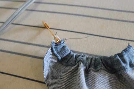 Hướng dẫn làm giày vải cho bé từ quần jean cũ vô cùng đơn giản