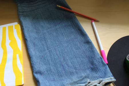 Hướng dẫn làm giày vải cho bé từ quần jean cũ vô cùng đơn giản