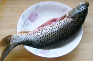Cách nấu món cá chép om dưa cải