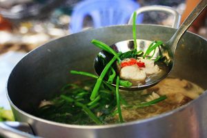 Cách nấu món canh cá chẽm nấu khoai môn ngon tuyệt