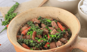Cách nấu món xúc xích Việt xông khói kho tiêu thơm ngon đúng điệu