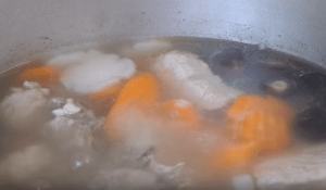 Cách nấu món súp nui hoành thánh ngon khó cưỡng