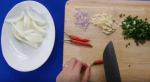 Cách làm món gà kho kim chi cải thảo ngon đúng điệu