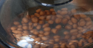 Cách nấu món xôi đậu phộng lá dứa thơm ngất ngây