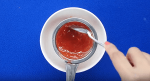 Cách làm sữa chua túi vị dâu tây mát lạnh