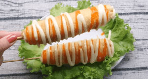 Cách làm bánh hot dog phô mai kiểu Hàn ngon tuyệt