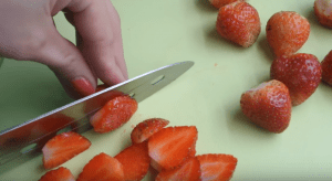 Cách làm bánh kem crepe trái cây tươi mát
