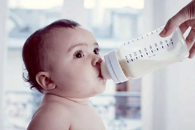 Những điều cần biết khi mẹ cho bé bú mẹ và sữa ngoàiNhững điều cần biết khi mẹ cho bé bú mẹ và sữa ngoài