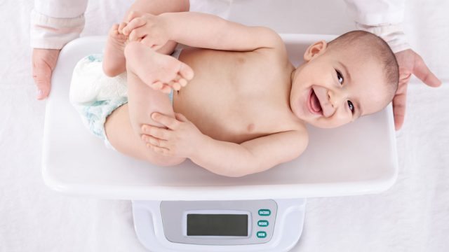 Cân nặng và chiều cao của bé 7 tháng tuổi và chế độ dinh dưỡng khoa học cho con
