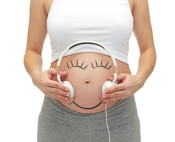Nhạc cho mẹ bầu trong thời gian mang thai giúp bé phát triển trí tuệ một cách toàn diện