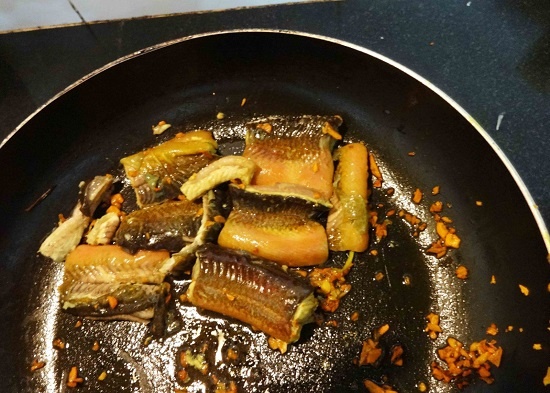 Lươn ôm chuối đậu